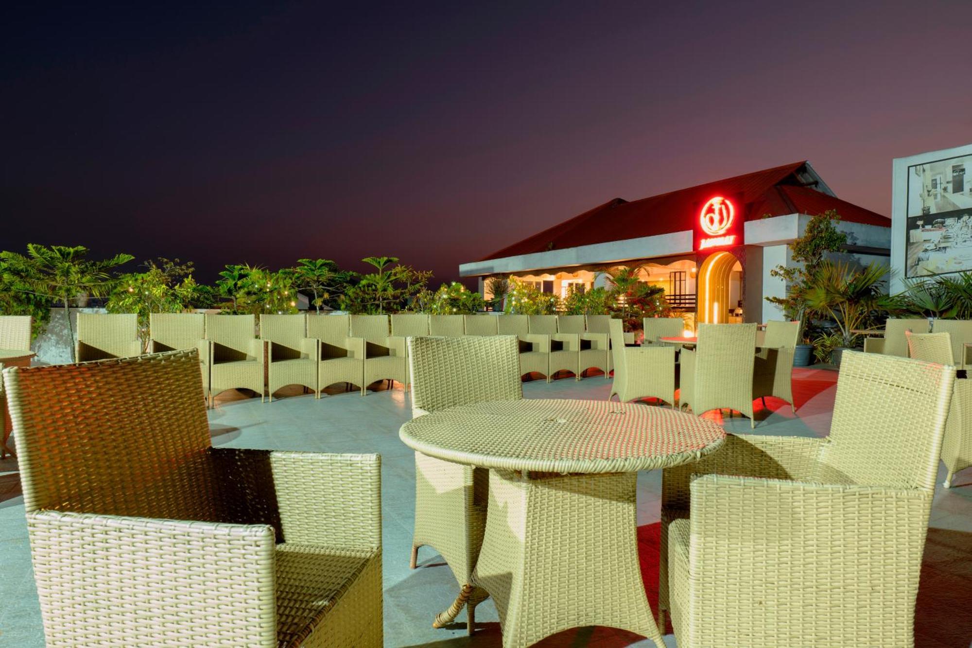 Hotel Prism - A Boutique Hotel Jorhāt Zewnętrze zdjęcie
